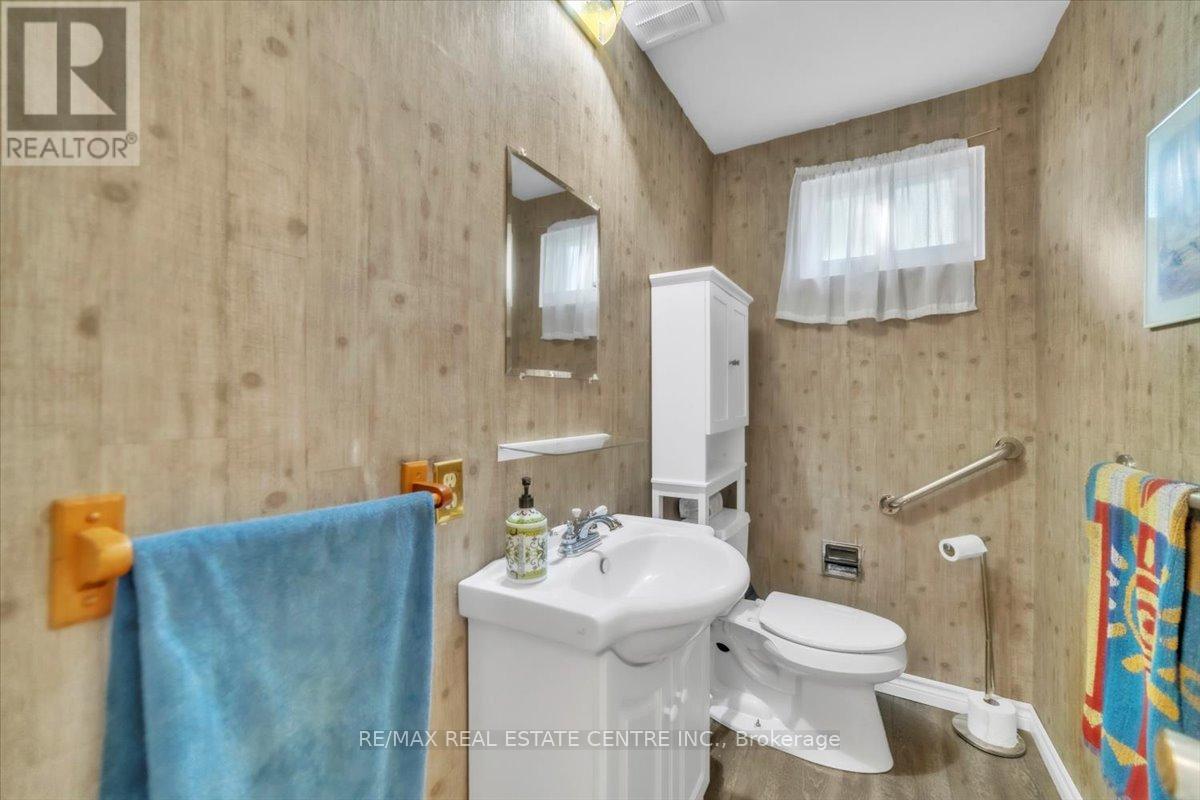 88 Sutherland Avenue, Brampton, Ontario  L6V 2H7 - Photo 16 - W12434466