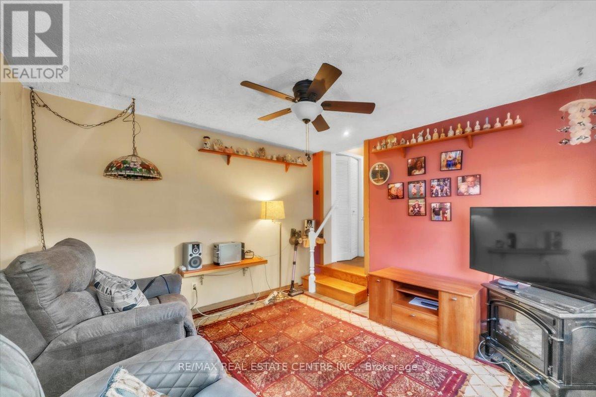 88 Sutherland Avenue, Brampton, Ontario  L6V 2H7 - Photo 17 - W12434466