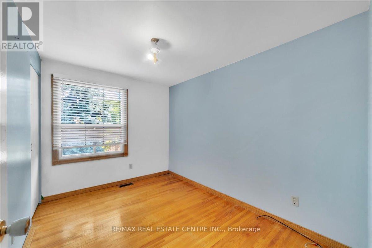 88 Sutherland Avenue, Brampton, Ontario  L6V 2H7 - Photo 19 - W12434466