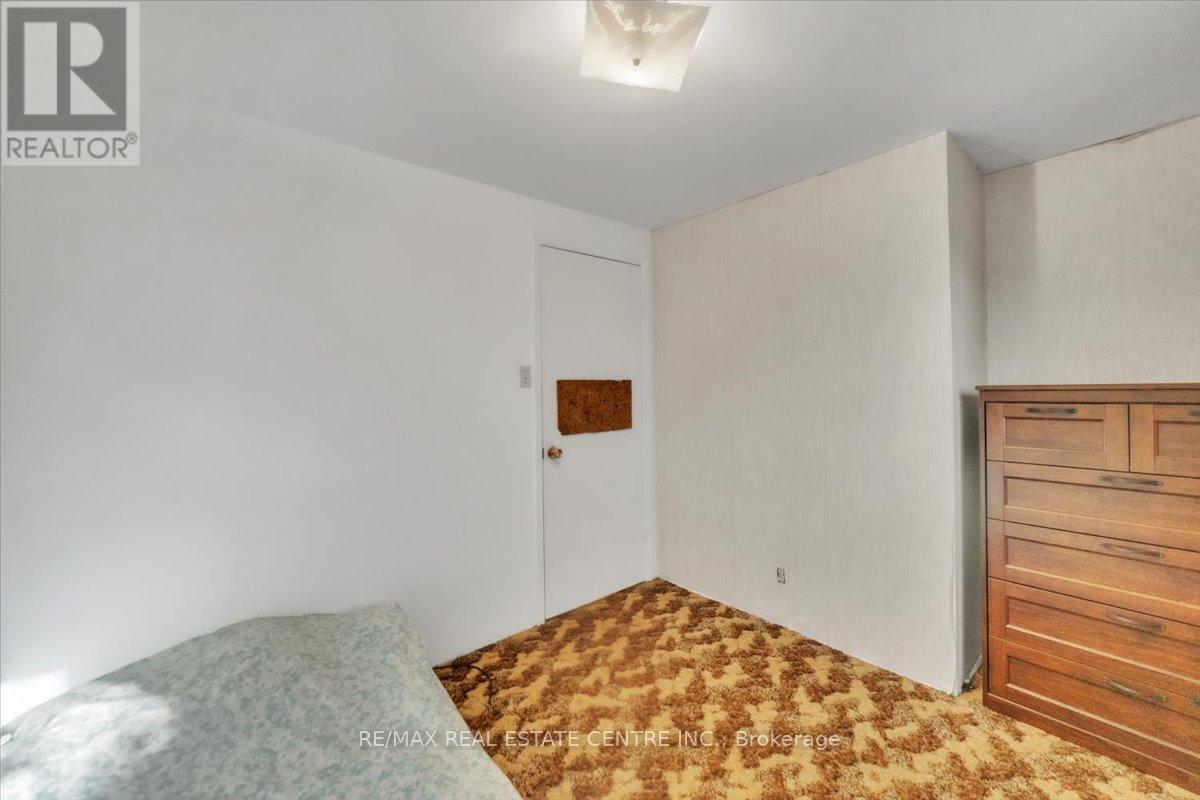 88 Sutherland Avenue, Brampton, Ontario  L6V 2H7 - Photo 26 - W12434466