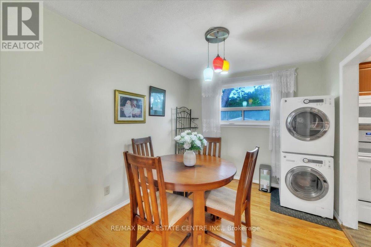 88 Sutherland Avenue, Brampton, Ontario  L6V 2H7 - Photo 9 - W12434466