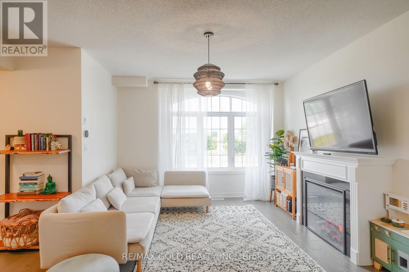 124 Fruitvale Circle, Brampton, Ontario  L7A 5C1 - Photo 10 - W12434501