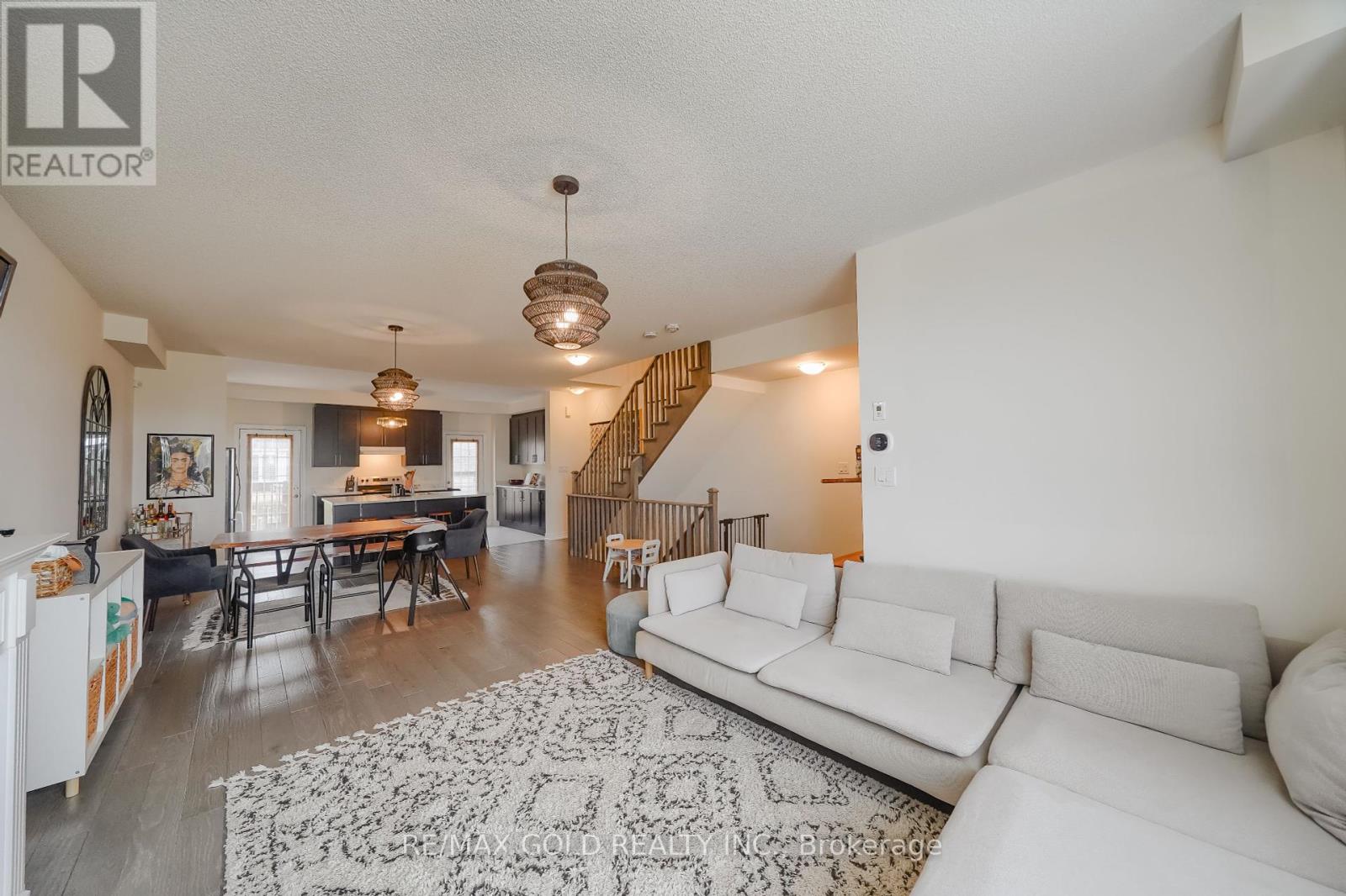 124 Fruitvale Circle, Brampton, Ontario  L7A 5C1 - Photo 11 - W12434501