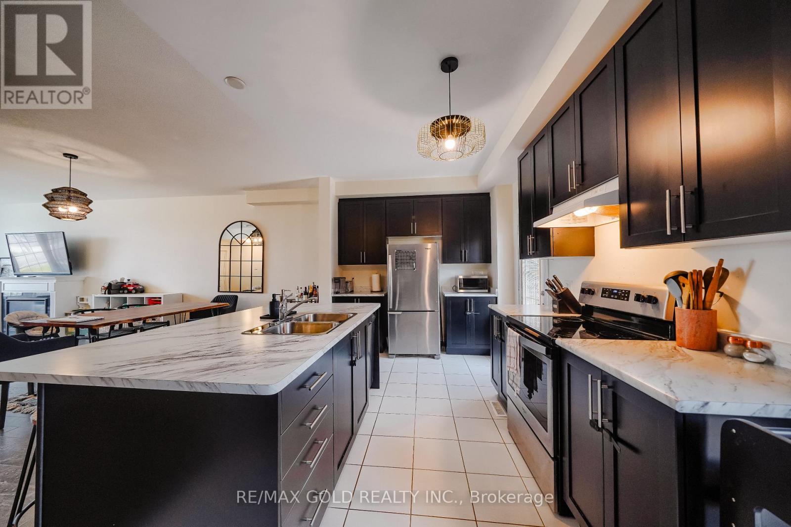 124 Fruitvale Circle, Brampton, Ontario  L7A 5C1 - Photo 16 - W12434501