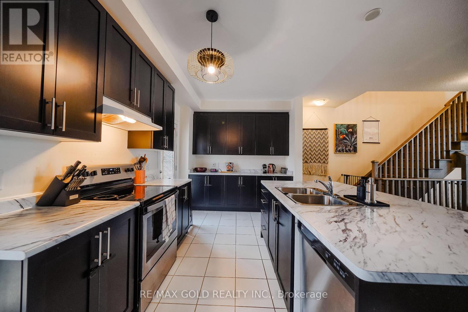 124 Fruitvale Circle, Brampton, Ontario  L7A 5C1 - Photo 17 - W12434501