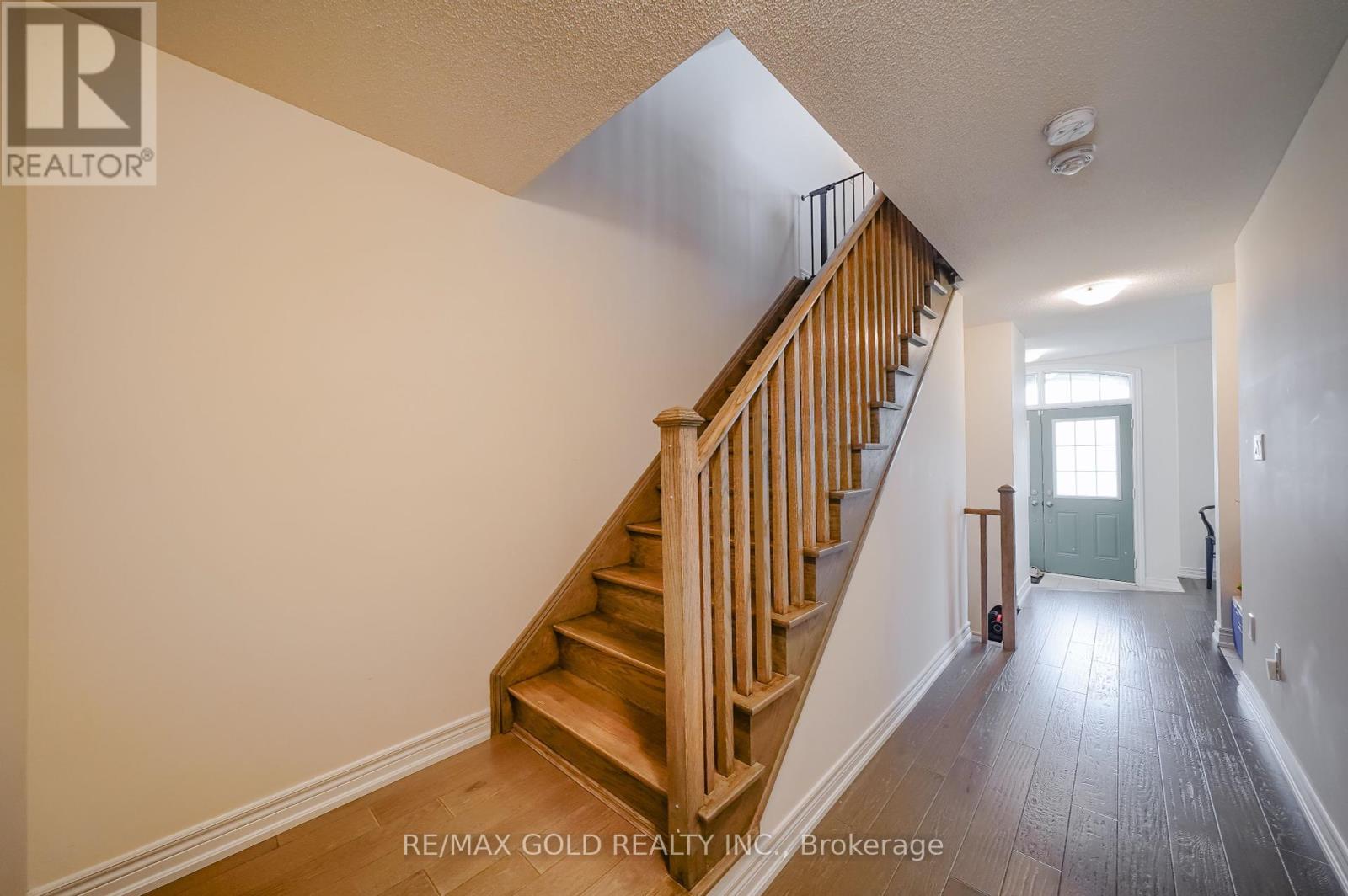 124 Fruitvale Circle, Brampton, Ontario  L7A 5C1 - Photo 6 - W12434501