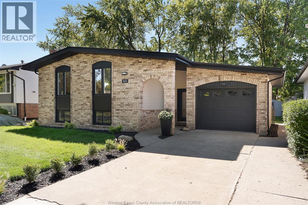 MLS# 25024807: 3051 Apple LANE, Windsor, Canada
