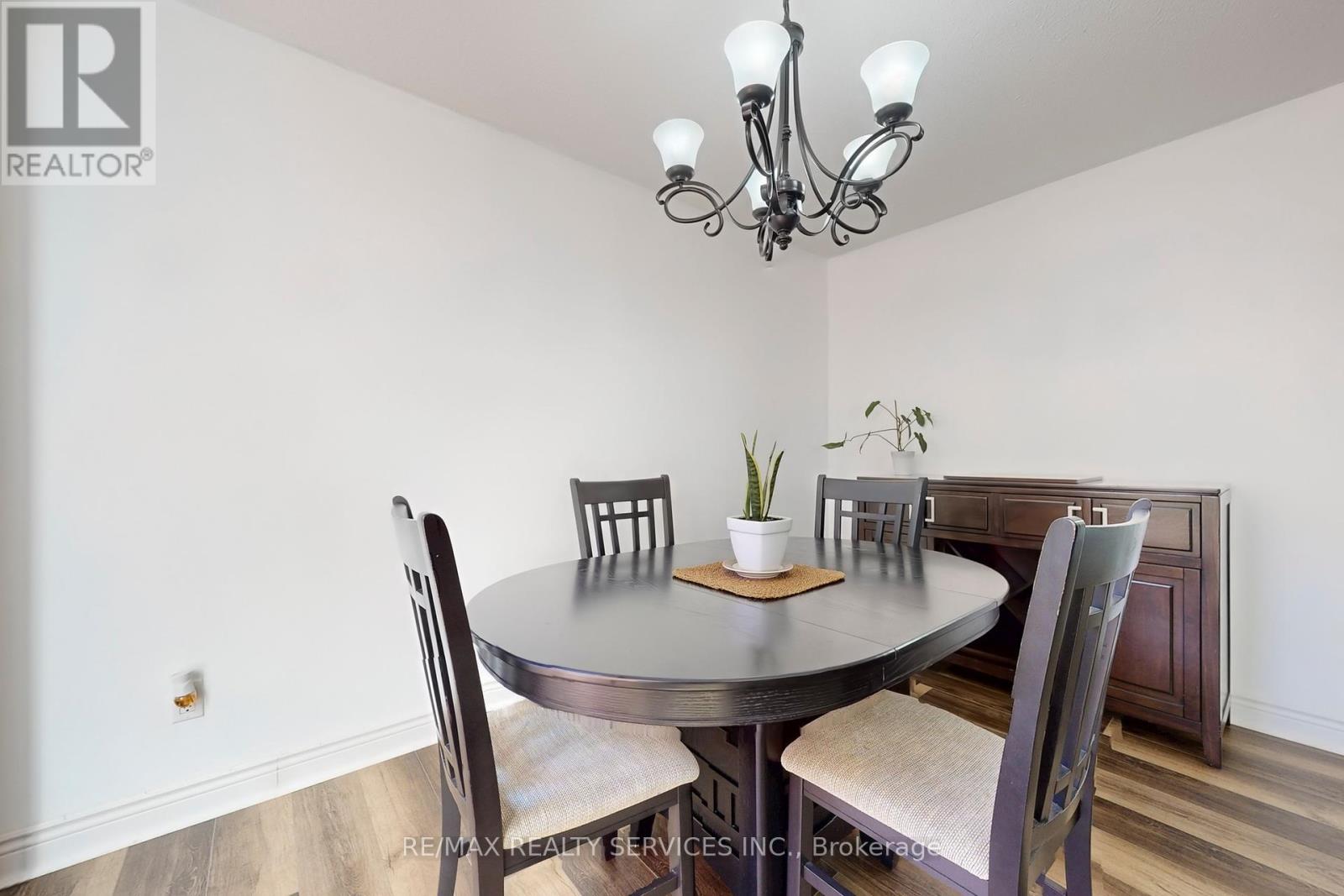 14 Bryant Court, Brampton, Ontario  L6X 2T1 - Photo 10 - W12434362
