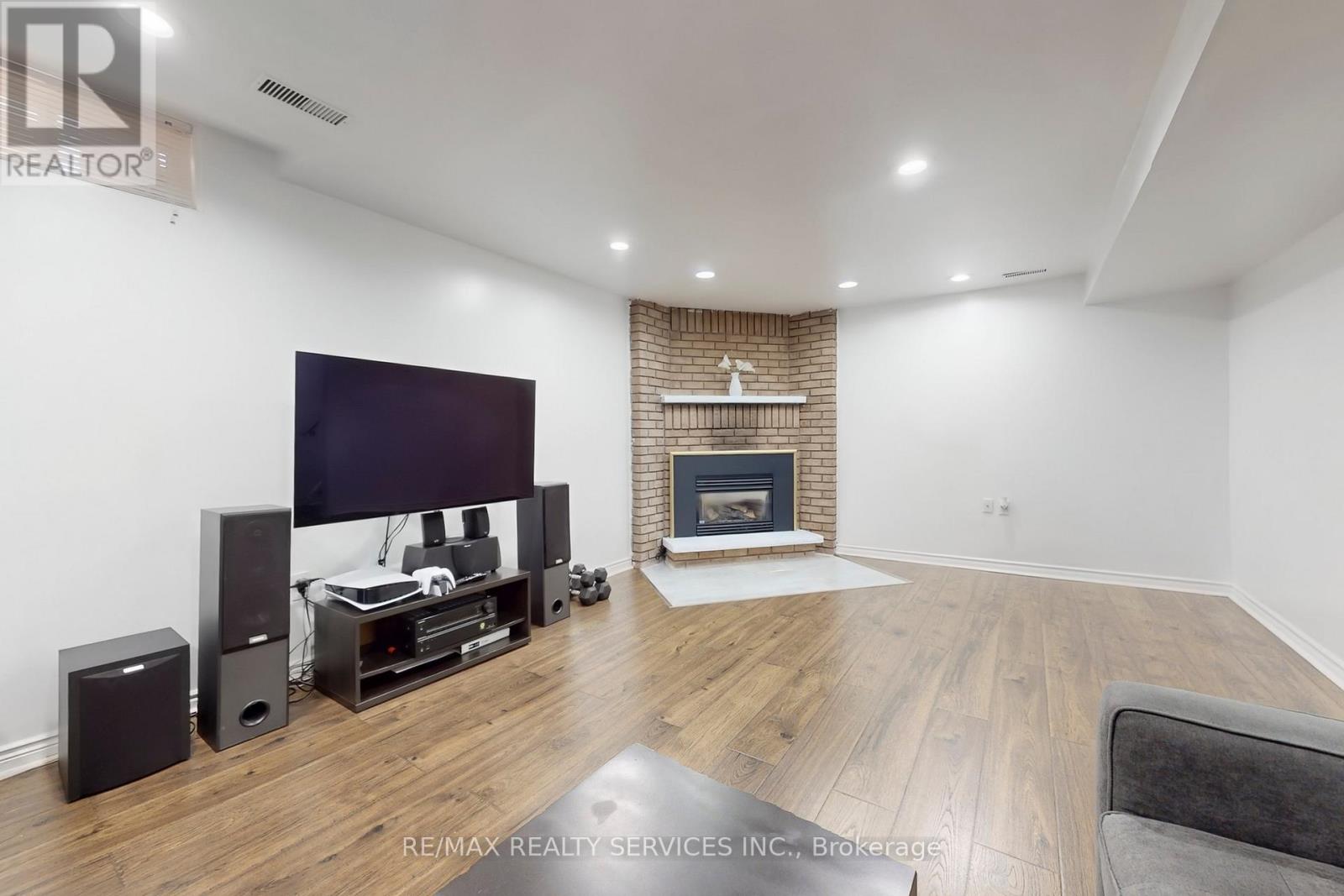 14 Bryant Court, Brampton, Ontario  L6X 2T1 - Photo 32 - W12434362