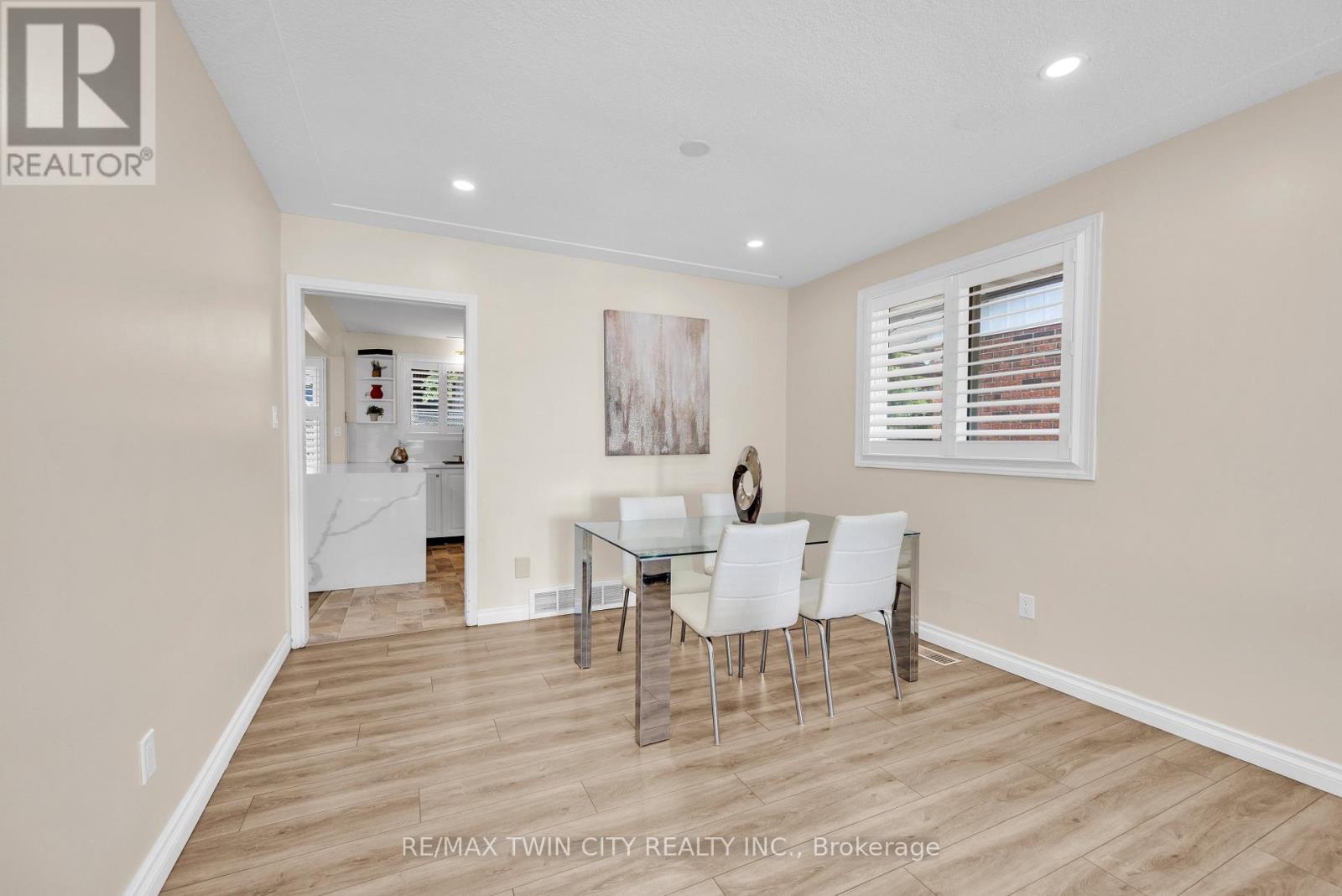 34 Georgian Crescent, Kitchener, Ontario  N2B 3N9 - Photo 15 - X12434408