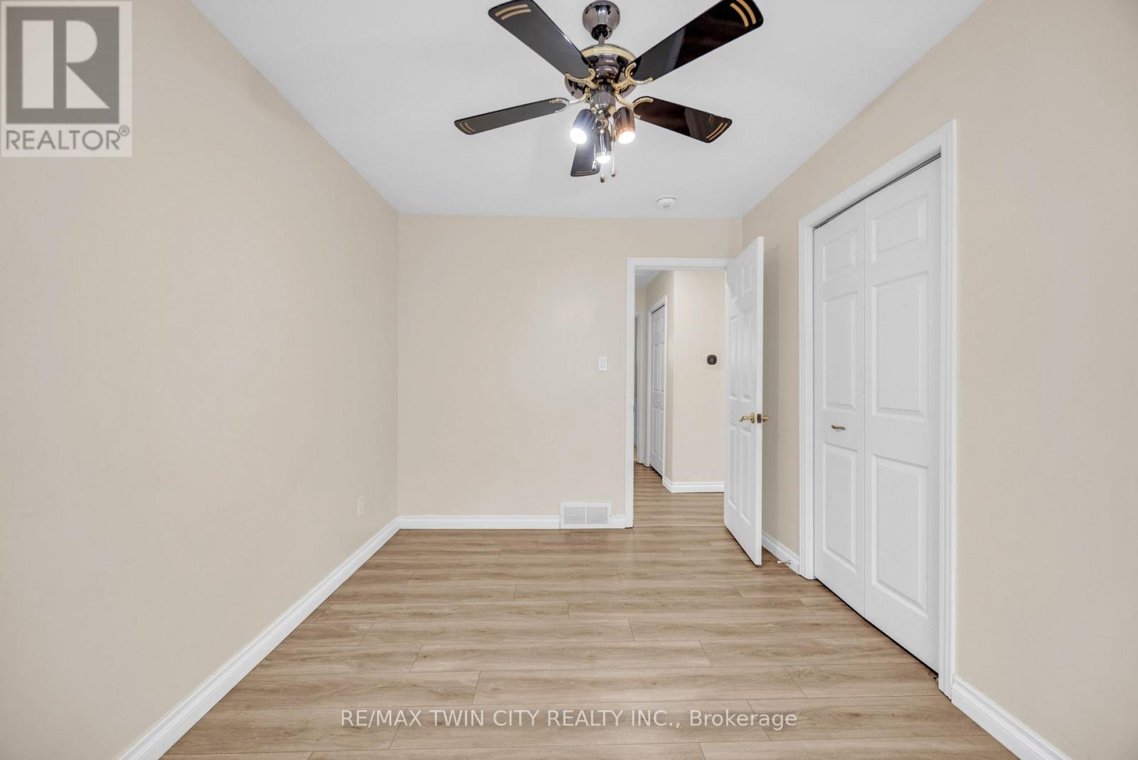34 Georgian Crescent, Kitchener, Ontario  N2B 3N9 - Photo 18 - X12434408
