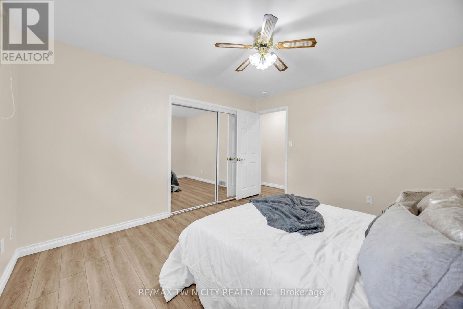 34 Georgian Crescent, Kitchener, Ontario  N2B 3N9 - Photo 22 - X12434408