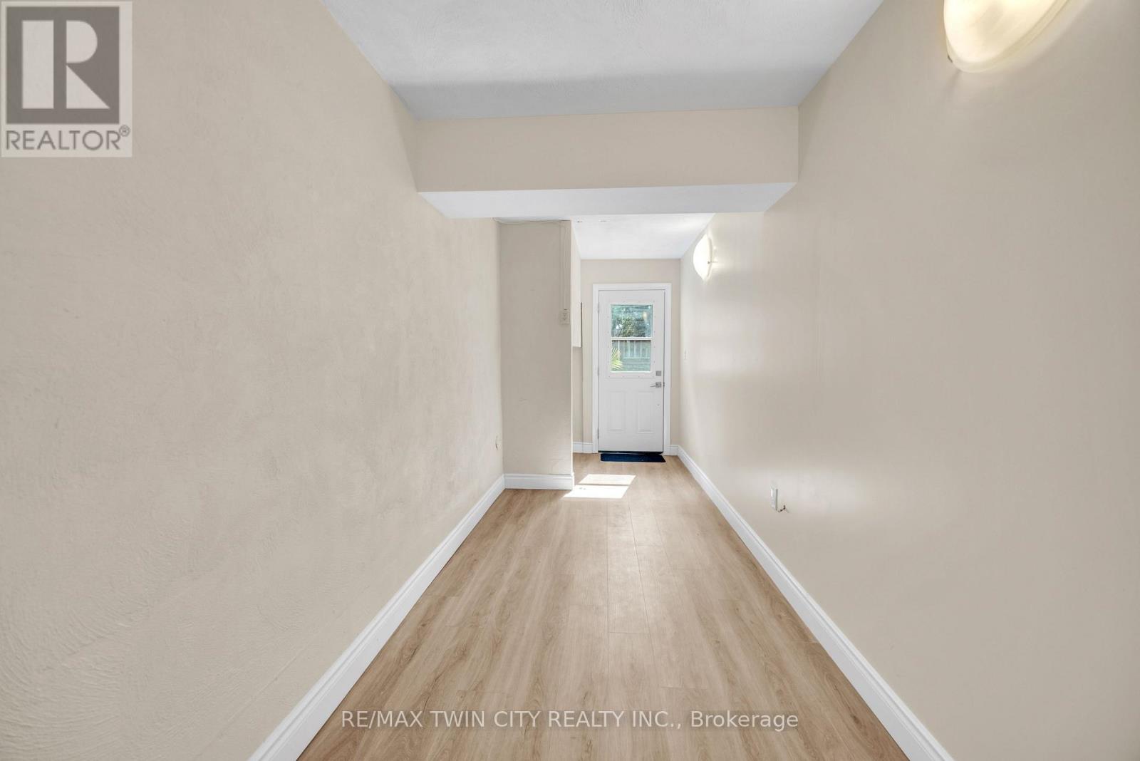 34 Georgian Crescent, Kitchener, Ontario  N2B 3N9 - Photo 25 - X12434408