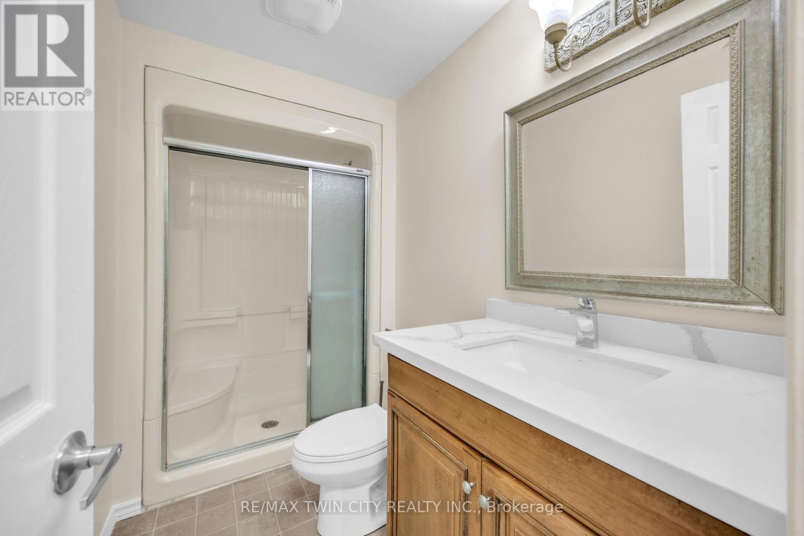 34 Georgian Crescent, Kitchener, Ontario  N2B 3N9 - Photo 28 - X12434408