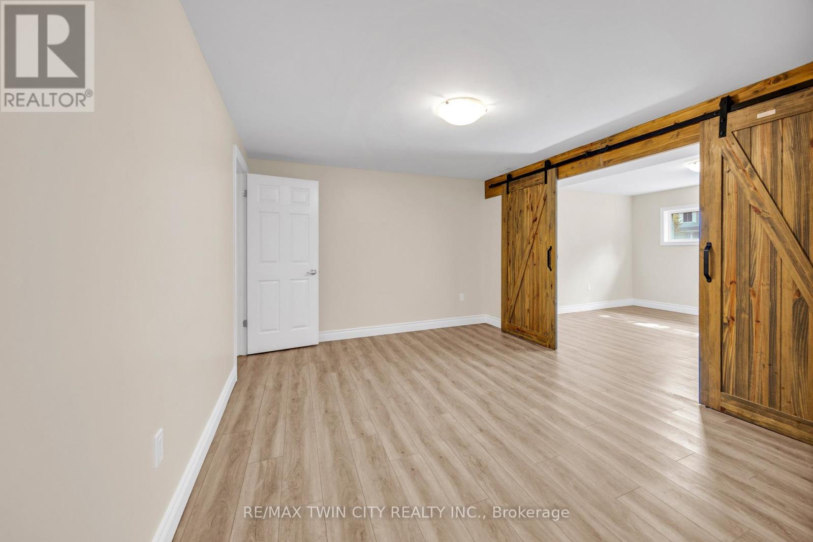 34 Georgian Crescent, Kitchener, Ontario  N2B 3N9 - Photo 32 - X12434408