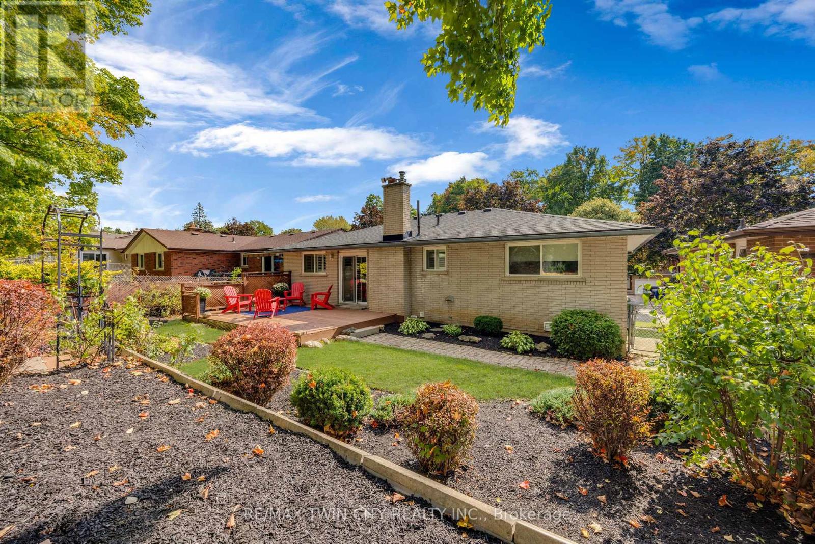34 Georgian Crescent, Kitchener, Ontario  N2B 3N9 - Photo 37 - X12434408