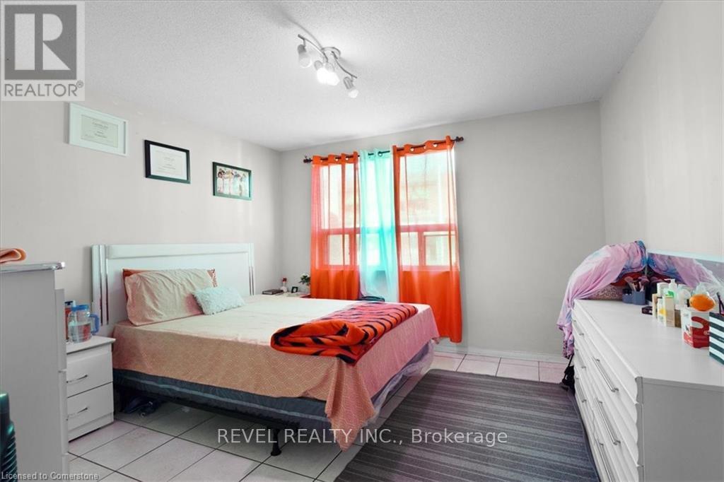 770 Barton Street E, Hamilton, Ontario  L8L 3B1 - Photo 7 - X12434452