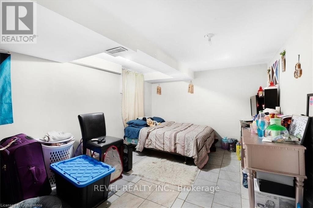 770 Barton Street E, Hamilton, Ontario  L8L 3B1 - Photo 9 - X12434452