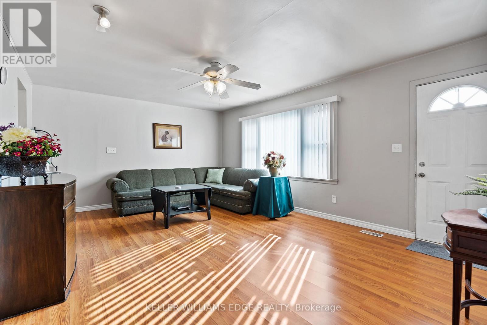 682 Fairview Road, Fort Erie, Ontario  L2A 4T1 - Photo 5 - X12434511