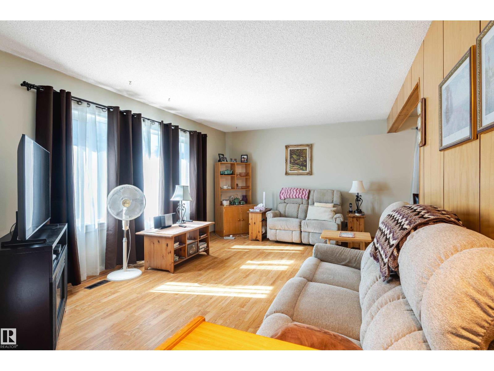 9718 76 Av Nw, Edmonton, Alberta  T6E 1K3 - Photo 14 - E4460077