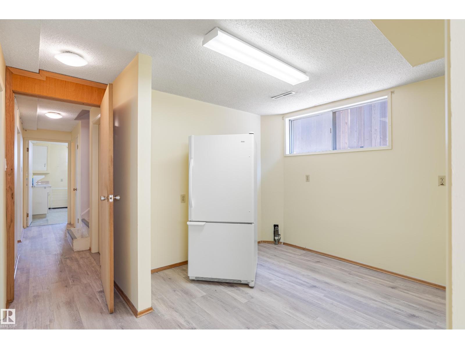 9718 76 Av Nw, Edmonton, Alberta  T6E 1K3 - Photo 32 - E4460077