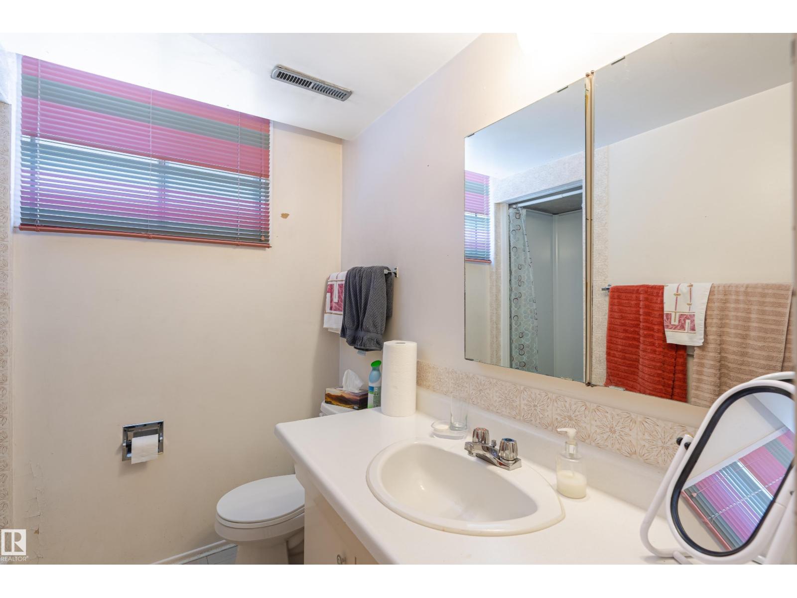 9718 76 Av Nw, Edmonton, Alberta  T6E 1K3 - Photo 41 - E4460077