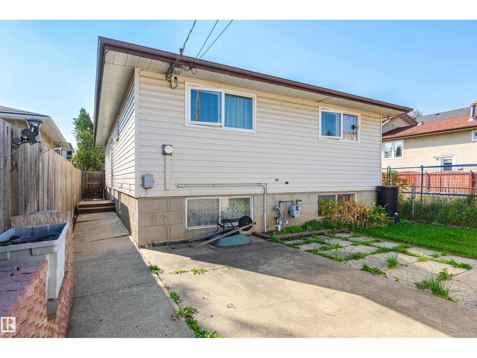 9718 76 Av Nw, Edmonton, Alberta  T6E 1K3 - Photo 45 - E4460077