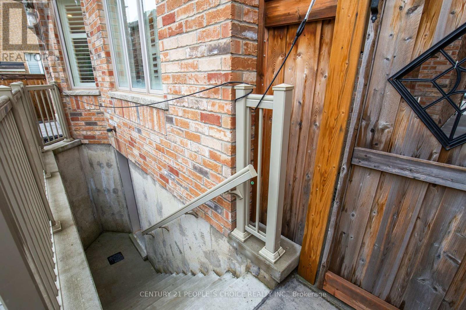 240 Etheridge Avenue, Milton, Ontario  L9E 1H6 - Photo 45 - W12431210