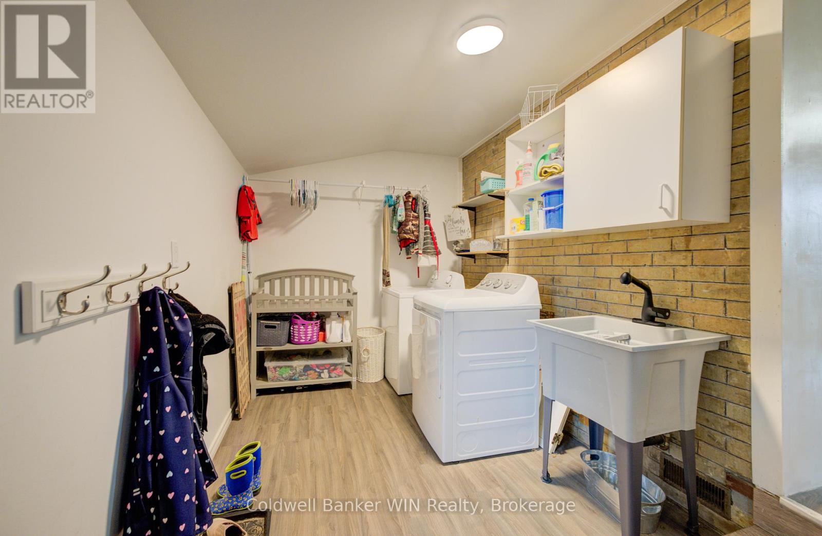 3 Page Street, Wellington North, Ontario  N0G 2L3 - Photo 4 - X12425421