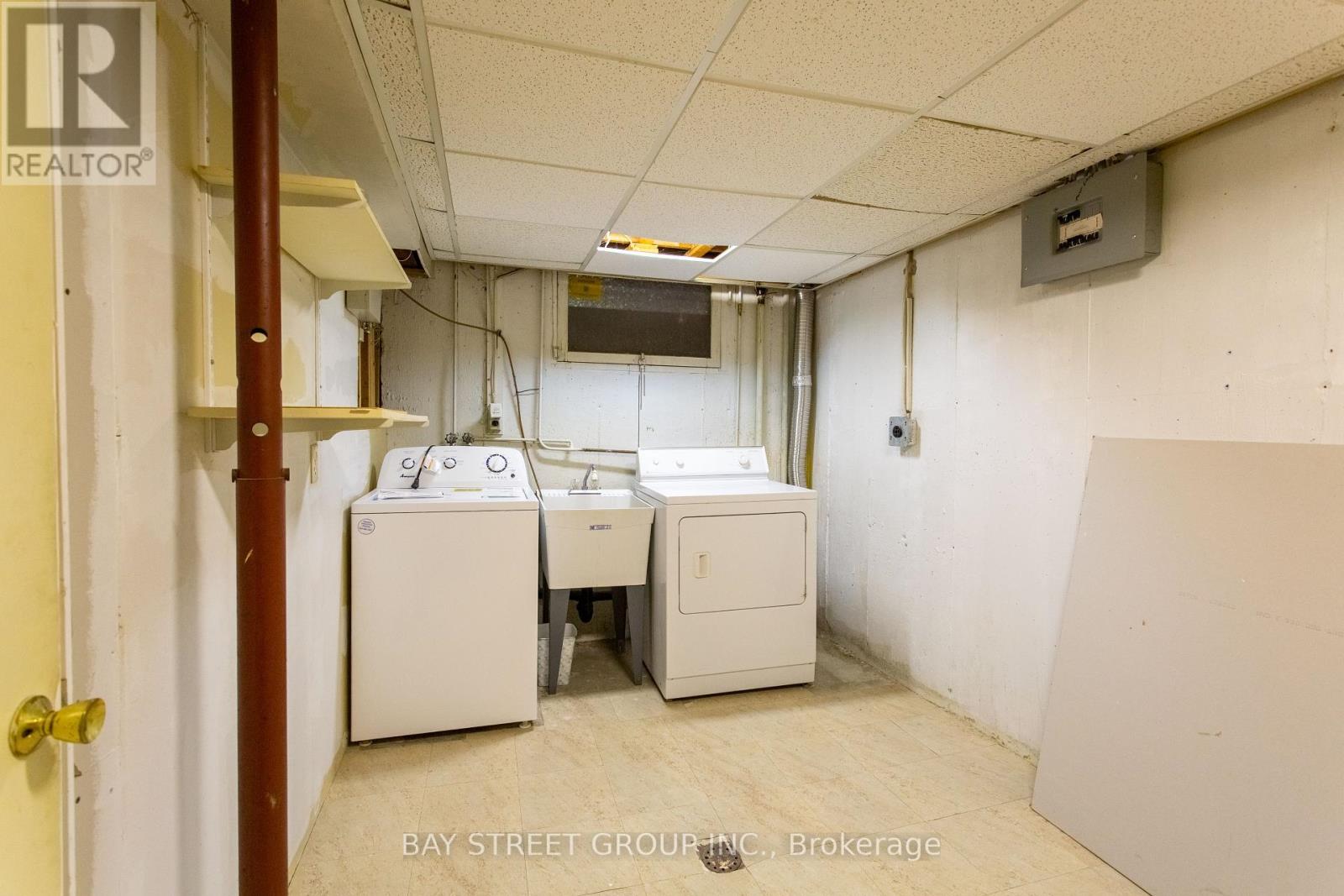 2 Parklane Crescent, St. Catharines, Ontario  L2T 3V1 - Photo 38 - X12361808