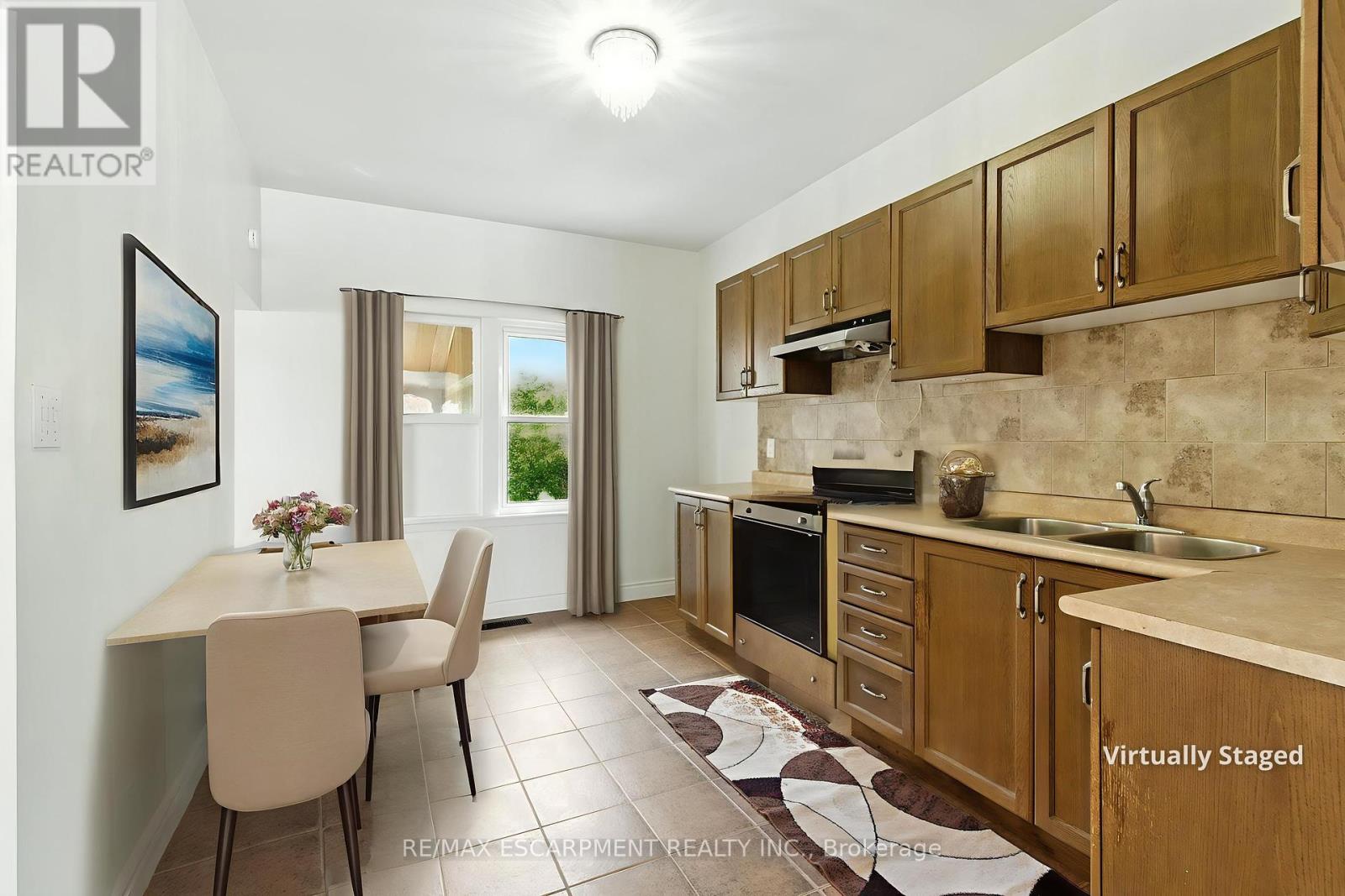 22 Worsley Road, Hamilton, Ontario  L8E 2E7 - Photo 11 - X12433006