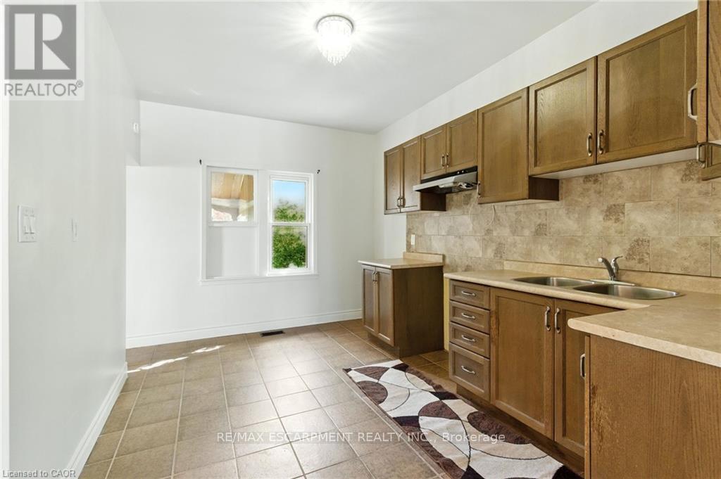 22 Worsley Road, Hamilton, Ontario  L8E 2E7 - Photo 12 - X12433006