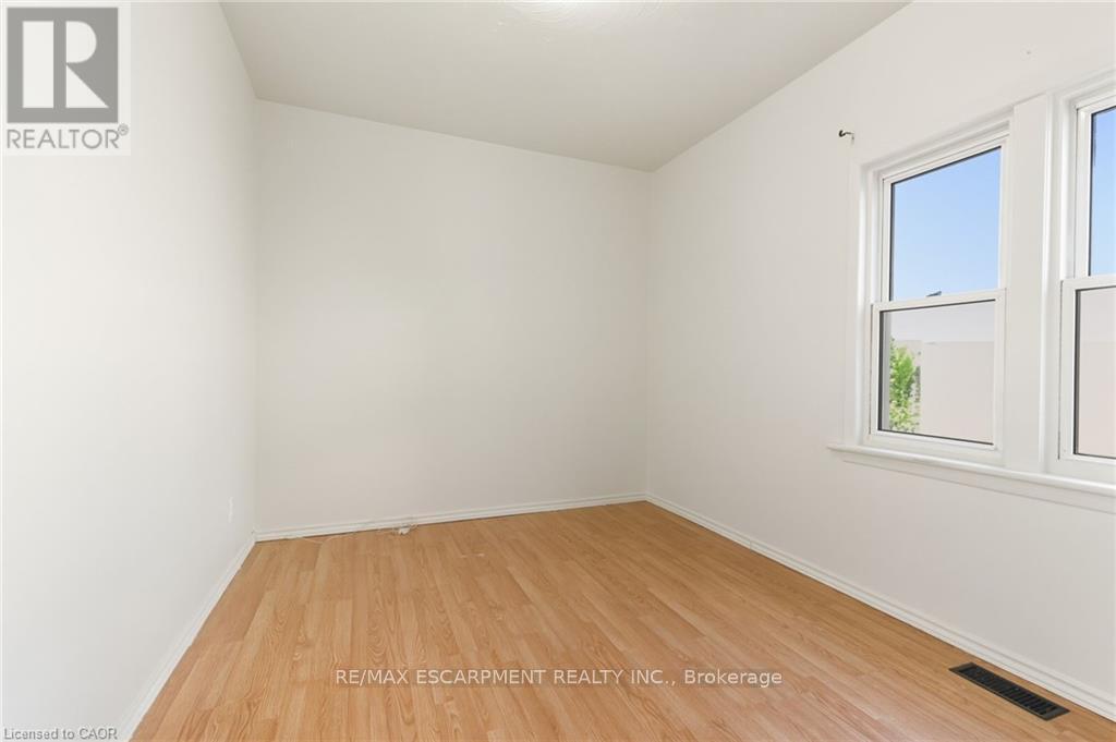22 Worsley Road, Hamilton, Ontario  L8E 2E7 - Photo 18 - X12433006