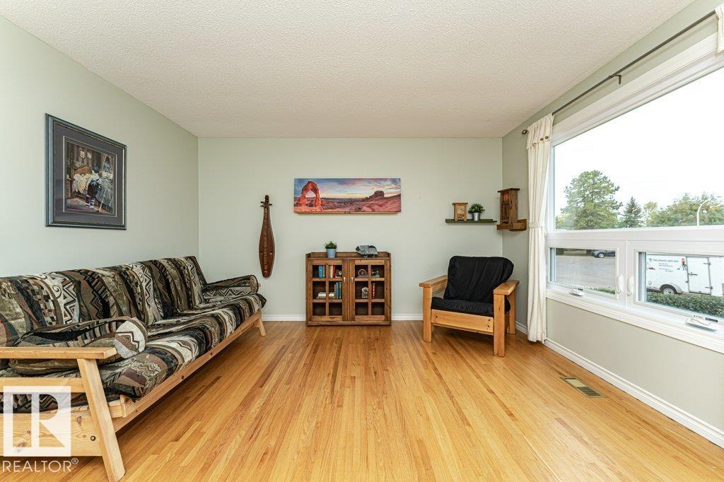 10931 38 Av Nw, Edmonton, Alberta  T6J 0K6 - Photo 5 - E4459432