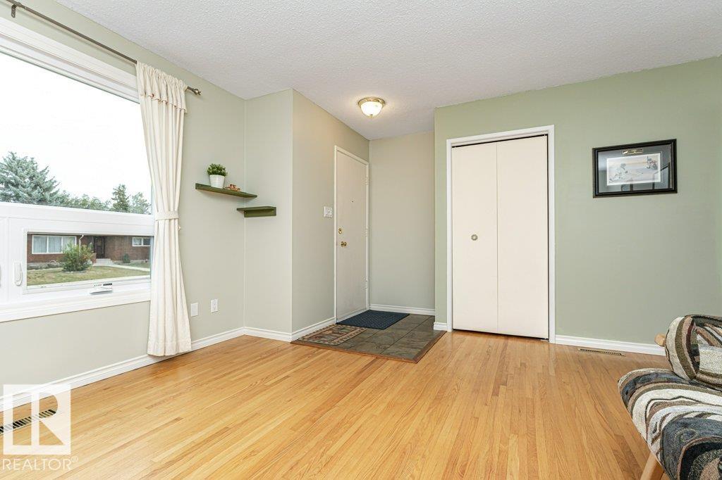 10931 38 Av Nw, Edmonton, Alberta  T6J 0K6 - Photo 3 - E4459432
