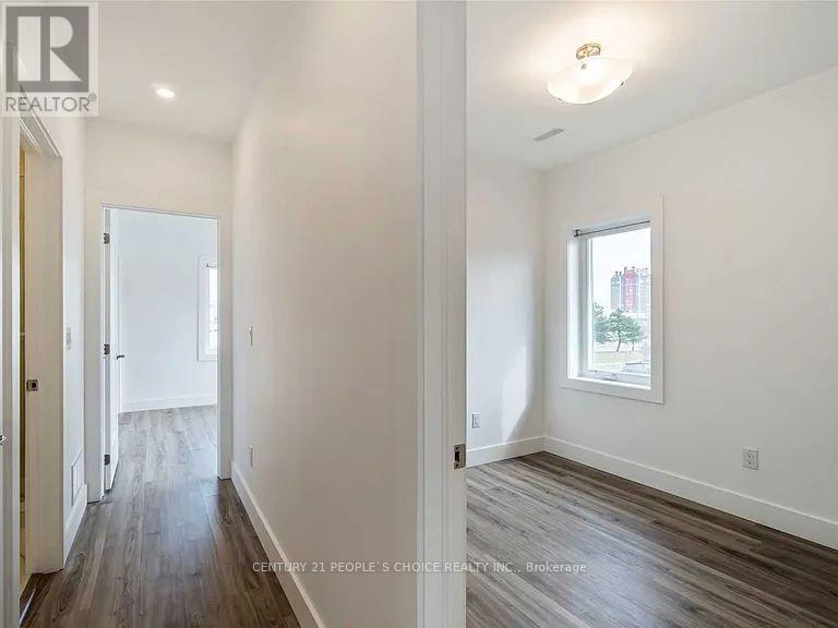 54 Westhampton Drive, Toronto, Ontario  M9R 1X6 - Photo 9 - W12430766