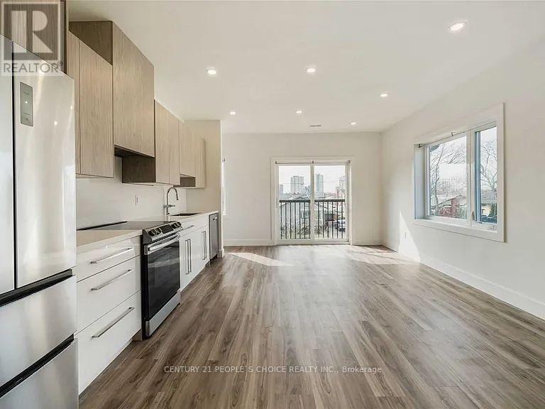 54 Westhampton Drive, Toronto, Ontario  M9R 1X6 - Photo 5 - W12430766