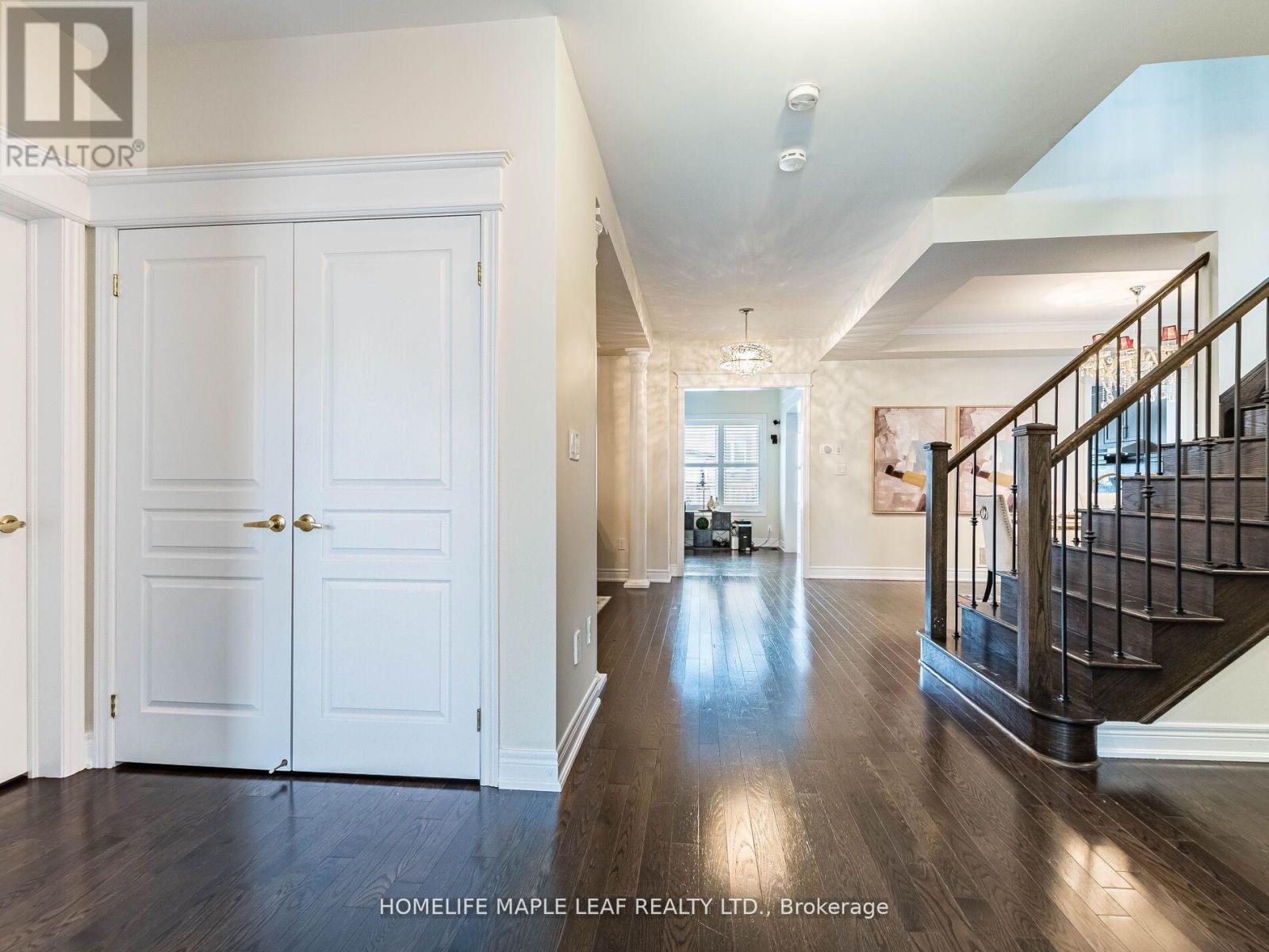 39 Birch Tree Trail, Brampton, Ontario  L6P 3W1 - Photo 6 - W12434357
