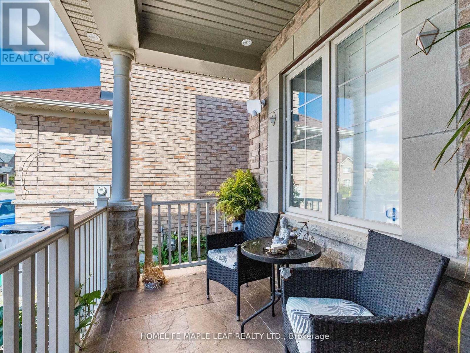 39 Birch Tree Trail, Brampton, Ontario  L6P 3W1 - Photo 4 - W12434357