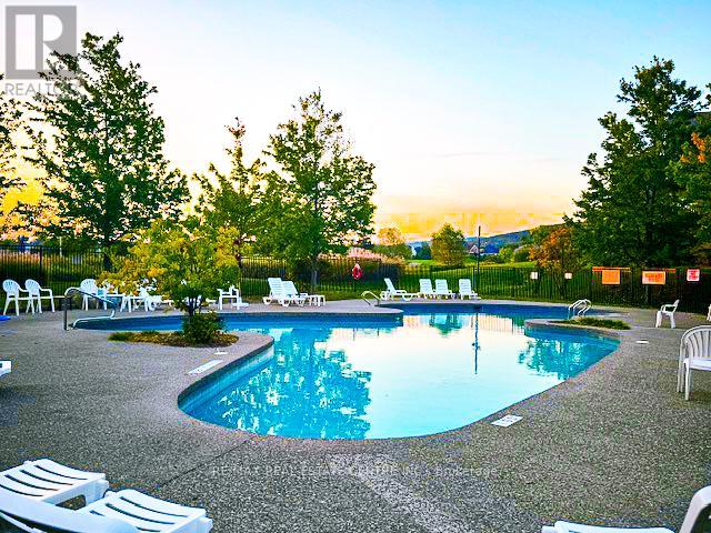 228 - 125 Fairway Court, Blue Mountains, Ontario  L9Y 0P8 - Photo 3 - X12230661