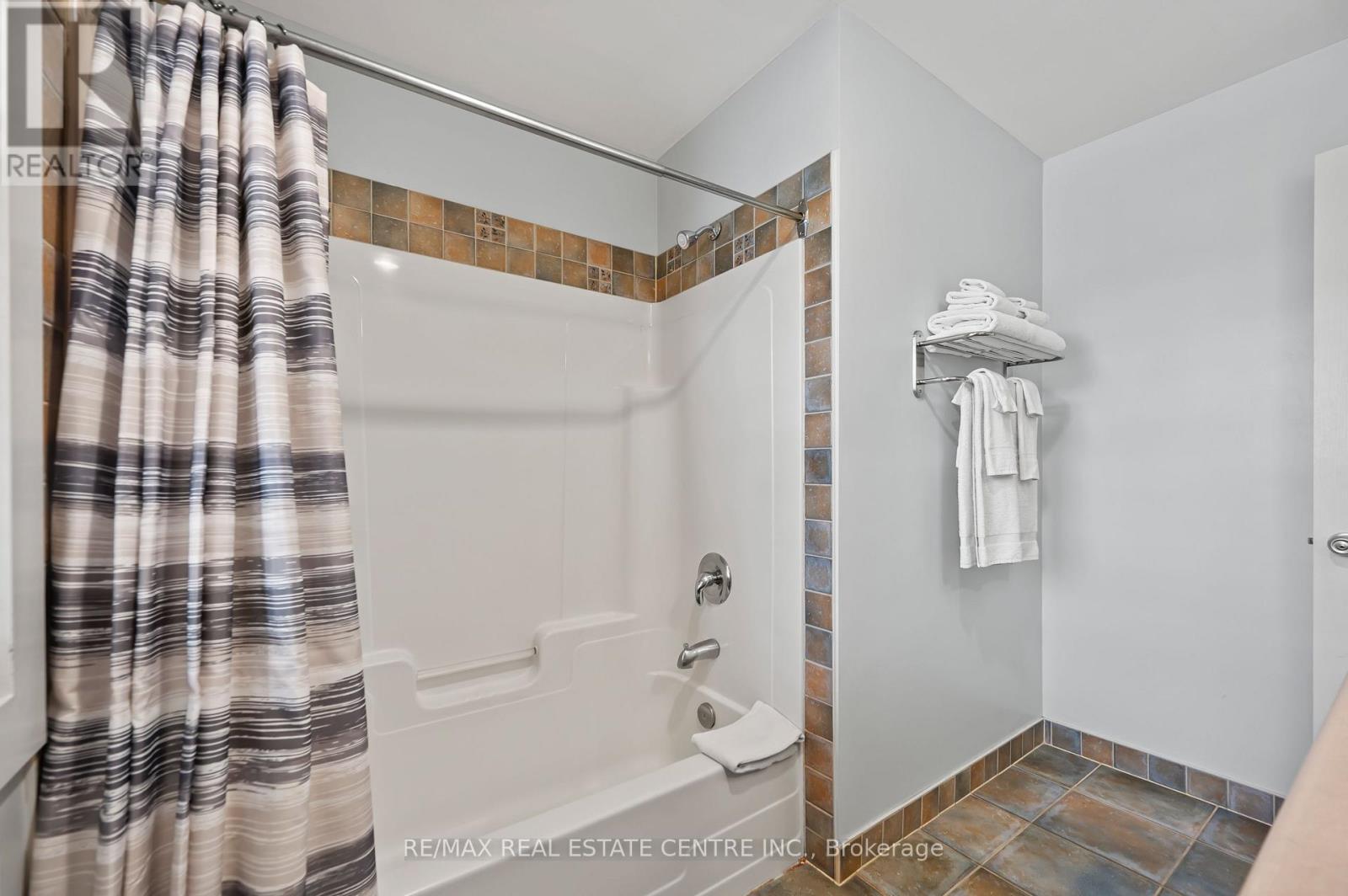228 - 125 Fairway Court, Blue Mountains, Ontario  L9Y 0P8 - Photo 33 - X12230661