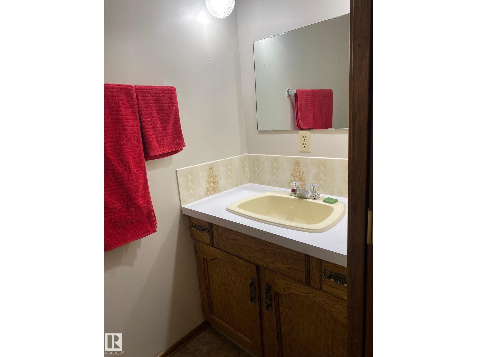 5811 56 St, Barrhead, Alberta  T7N 1C8 - Photo 15 - E4460078
