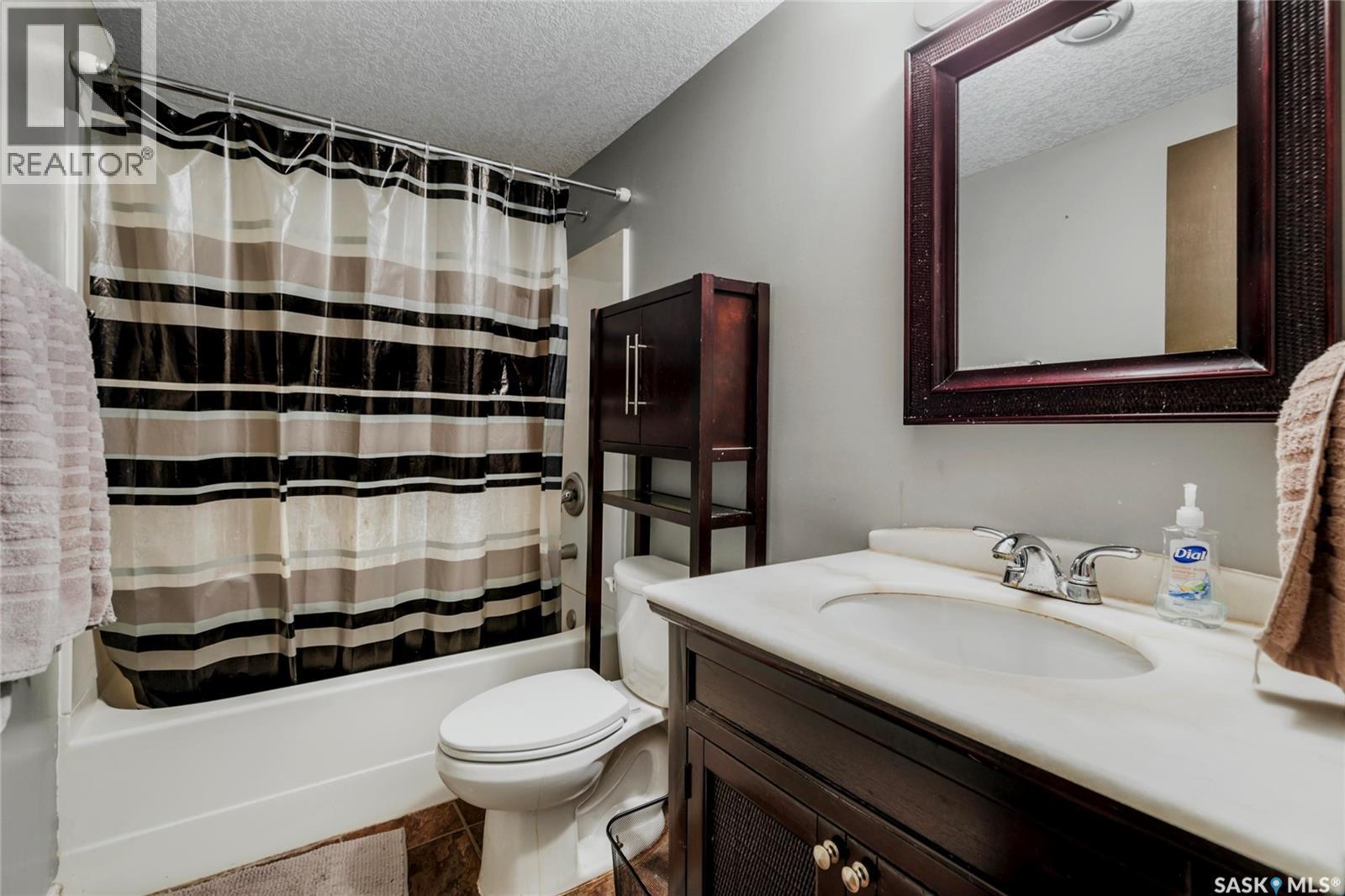 130 Scrivener Crescent, Regina, Saskatchewan  S4N 4V7 - Photo 32 - SK019671