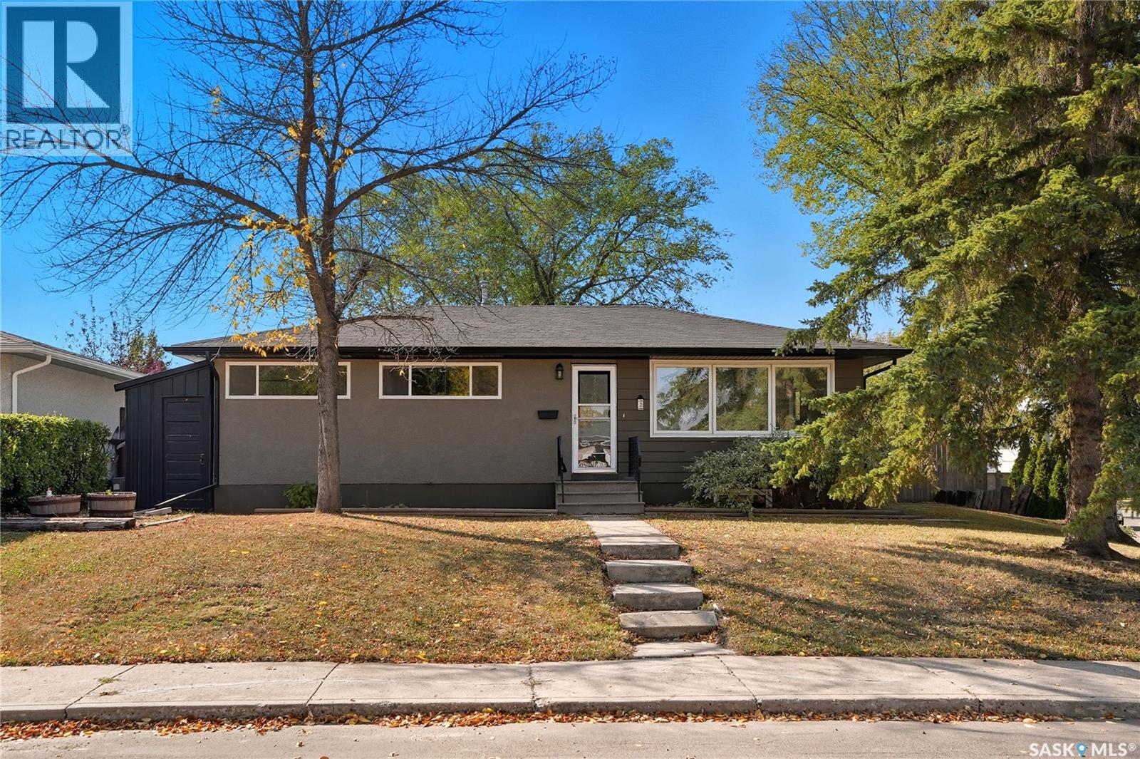 2 Young Crescent, Saskatoon, Saskatchewan  S7J 2C4 - Photo 1 - SK019670