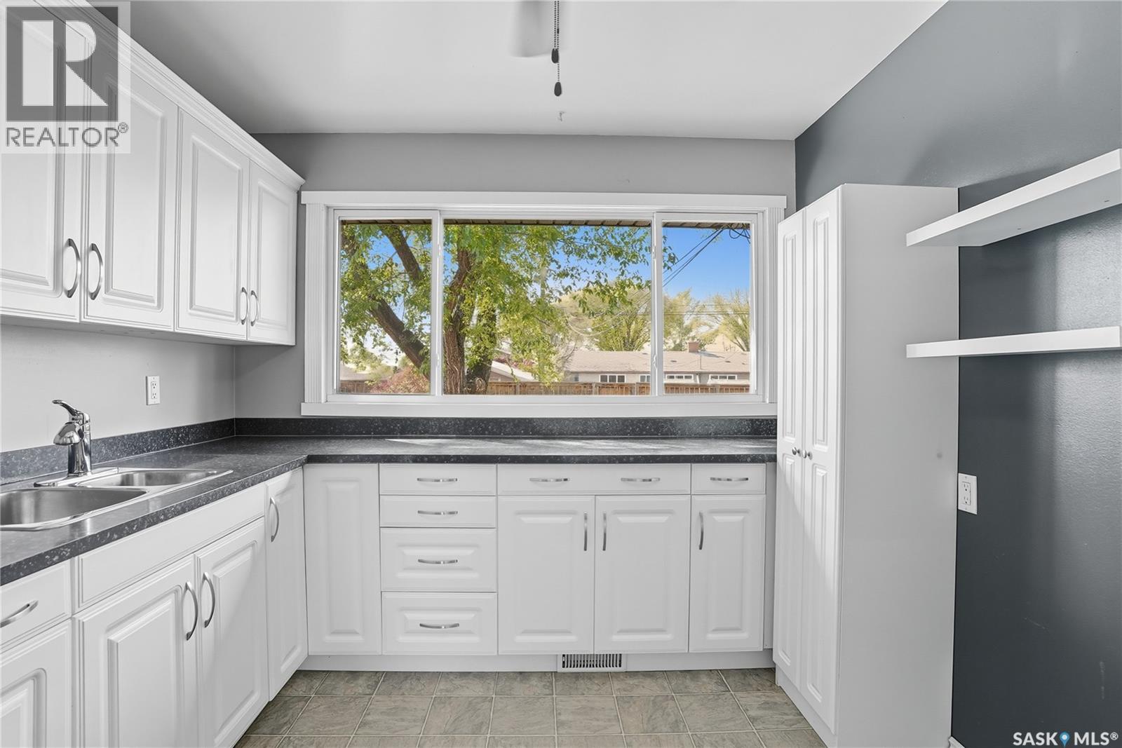 2 Young Crescent, Saskatoon, Saskatchewan  S7J 2C4 - Photo 13 - SK019670