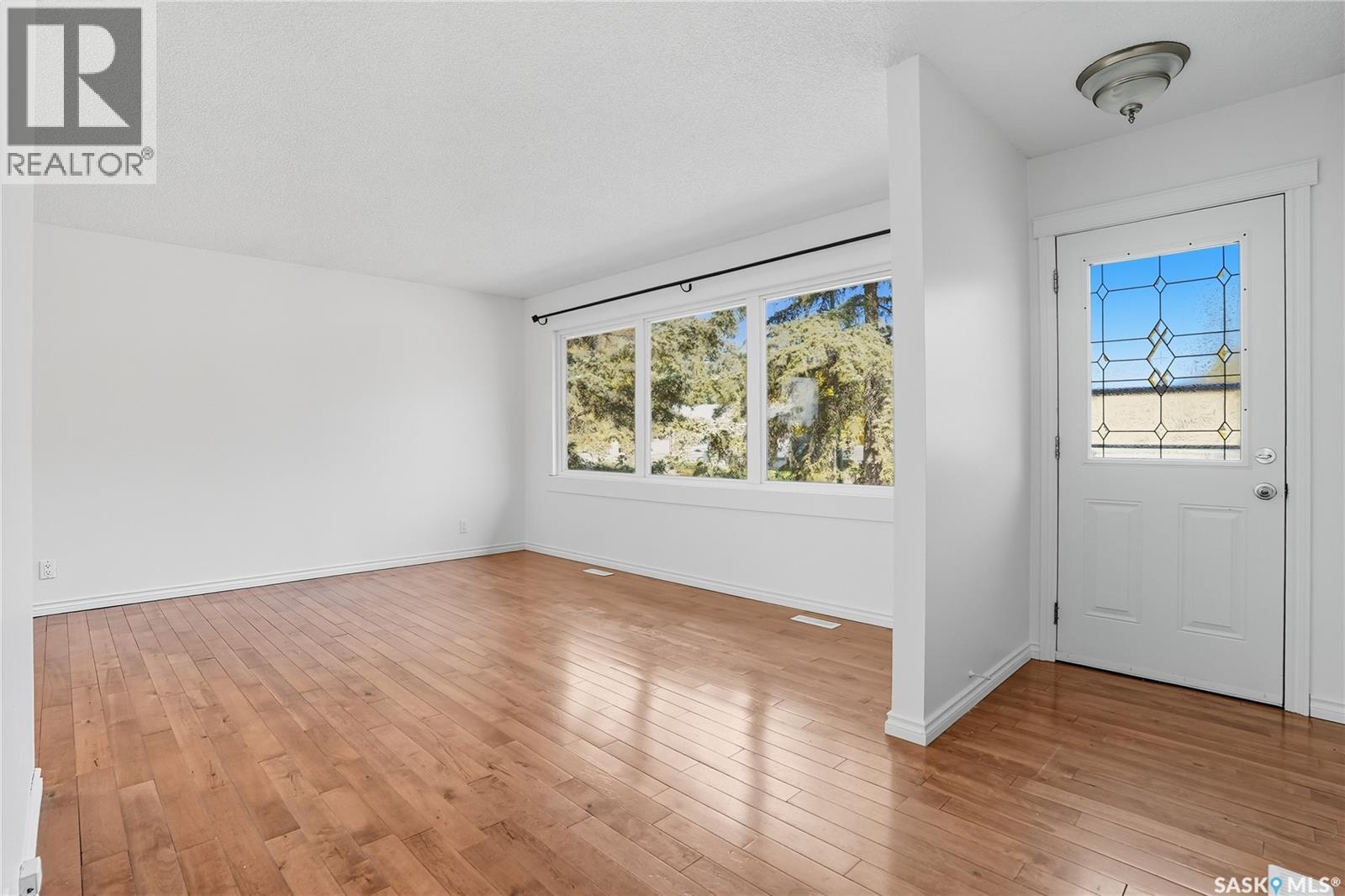 2 Young Crescent, Saskatoon, Saskatchewan  S7J 2C4 - Photo 4 - SK019670