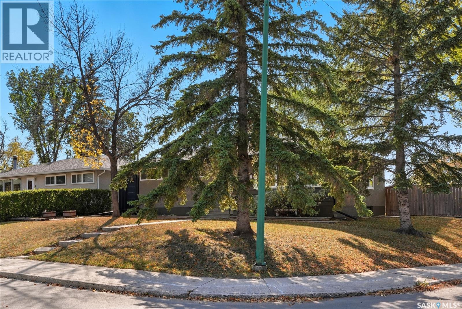 2 Young Crescent, Saskatoon, Saskatchewan  S7J 2C4 - Photo 40 - SK019670