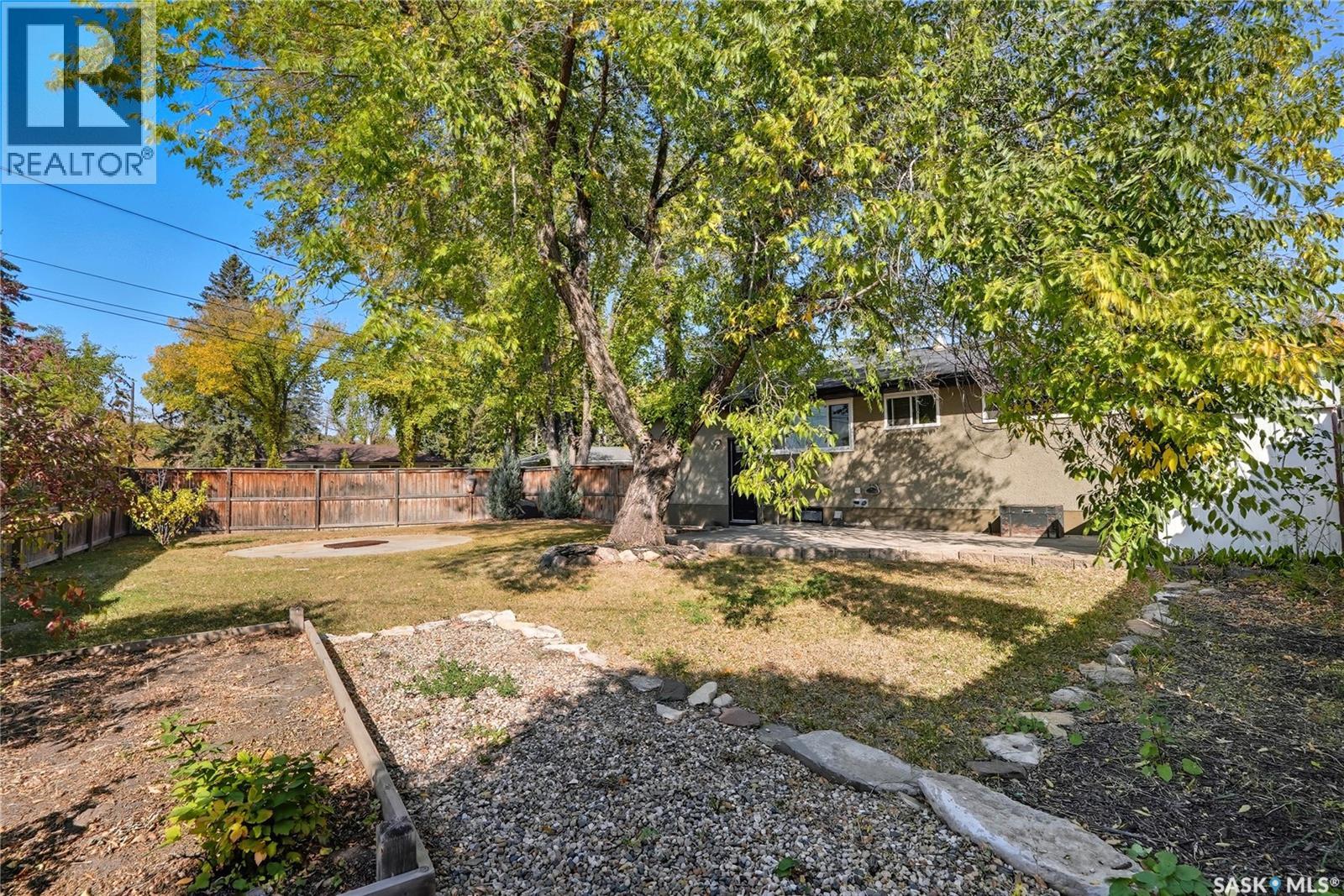 2 Young Crescent, Saskatoon, Saskatchewan  S7J 2C4 - Photo 43 - SK019670