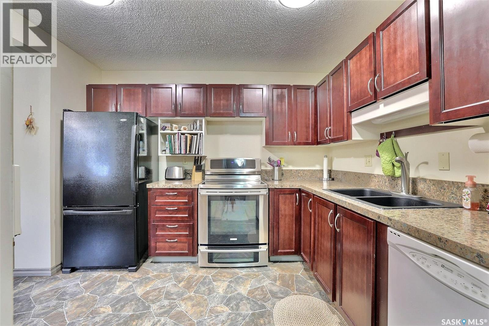 47 Laverendrye Way, Regina, Saskatchewan  S4S 5Z6 - Photo 3 - SK019647