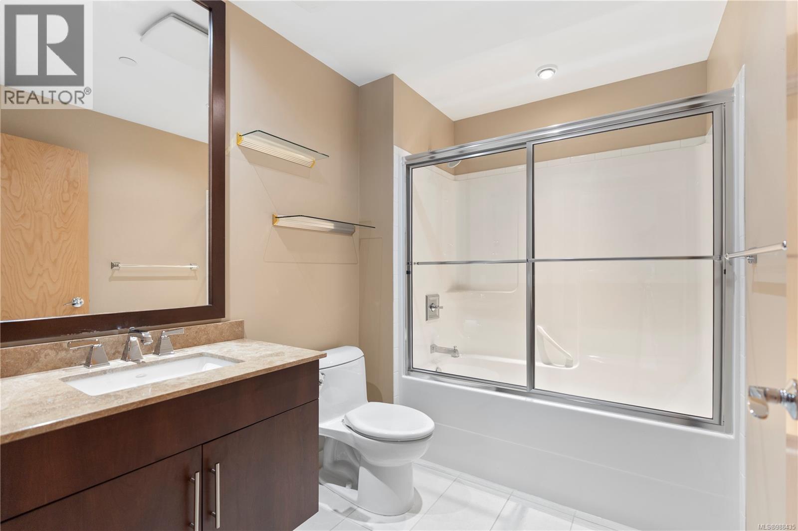 402 748 Sayward Hill Terr, Saanich, British Columbia  V8Y 3K1 - Photo 30 - 988435